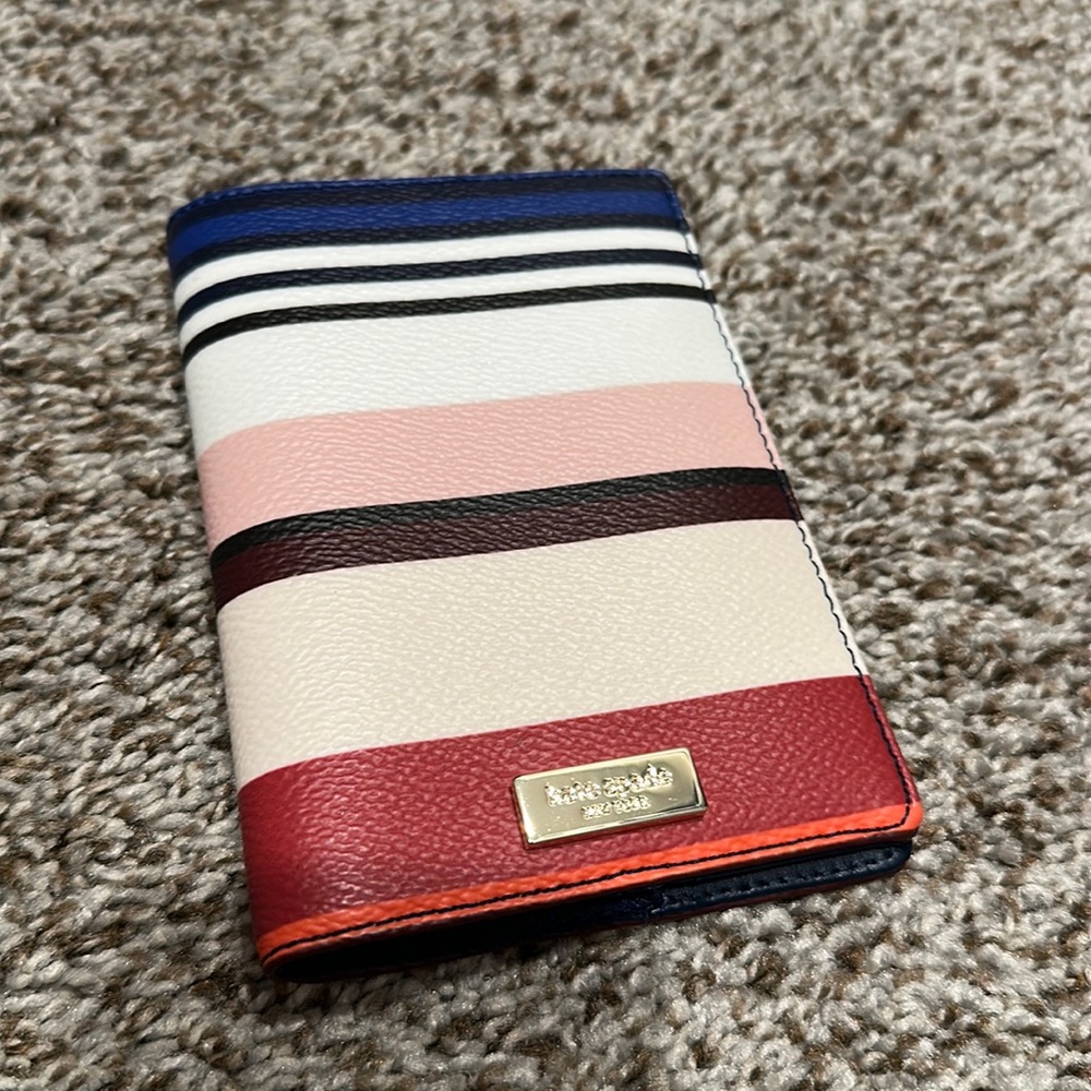 NWT kate spade ♠️ passport holder